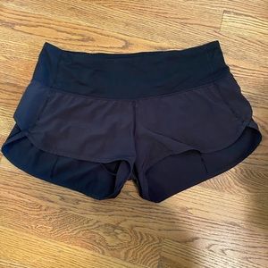 Black lulu short with higher waist than original